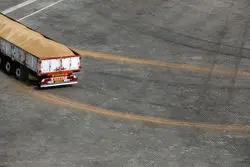 6.5 میلیارد دلار نیمایی برای واردات کالاهای اساسی، دارو و مواد اولیه