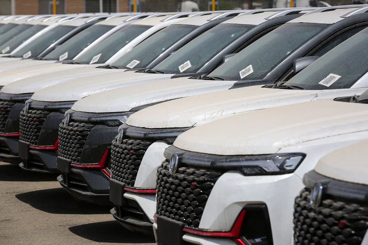 پایان مهلت ثبت درخواست خودروهای وارداتی؛ رقابت ۹۰ هزار نفر برای ۱۰ هزار خودرو