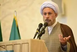 هشدار امام جمعه شیراز درباره مذاکره ایران و آمریکا/ گزینه ما بعد از مذاکره، جنگ است/ ترس کسی را فرا نگرفته است