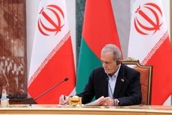 پزشکیان: می گویند موشک نداشته باشید که هر وقت دلشان خواست بمباران کنند/ صد بار گفتیم ما نمی‌خواهیم بمب اتم درست کنیم