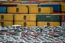 وزارت صمت خودروهای وارداتی را حبس کرده است