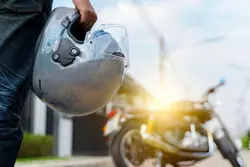 کار با موتور در تهران با ۷ شغل جذاب