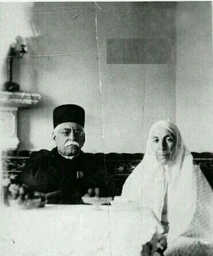 خدمت مادر مصدق به نظام درمان ایران