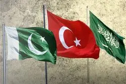 وزرای عربستان، پاکستان و ترکیه دیدار کردند/ موضوع جلسه چه بود؟
