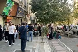 تمدید مهلت قانونی اقامت، علت ازدحام جمعیت اتباع خارجی مقابل پلیس اماکن عمومی