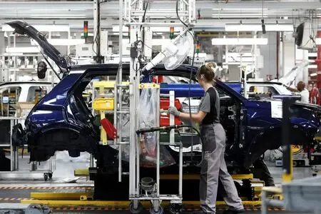 فعالیت اقتصادی اروپا شتاب گرفت، بریتانیا کُند شد؛ PMI سپتامبر چه می‌گوید؟