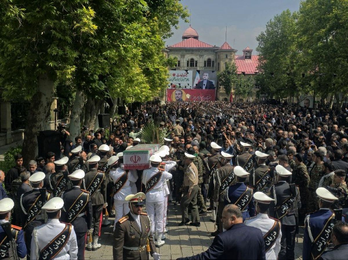 مراسم تشییع پیکر امیرعبداللهیان در میدان مشق برگزار شد/ تدفین وزیر امور خارجه در شاه عبدالعظیم