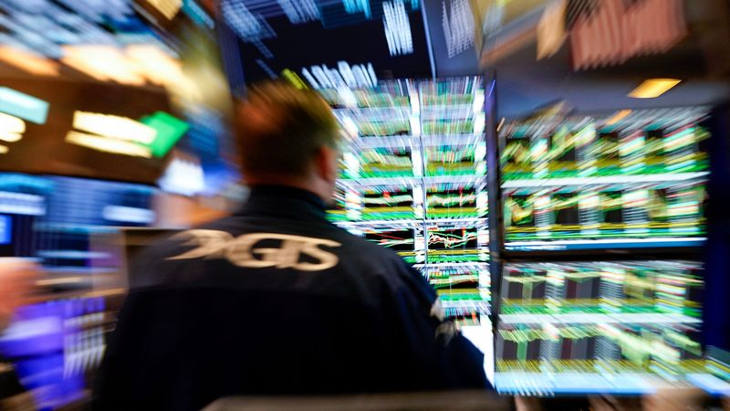 هراس بازارها از بحران مالی در آمریکا؛ طلا و بیت‌کوین در مسیر رکوردهای جدید؟