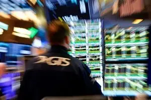 هراس بازارها از بحران مالی در آمریکا؛ طلا و بیت‌کوین در مسیر رکوردهای جدید؟