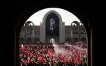 ببینید/ اشک‌های فرزندان رهبر شهید انقلاب و تولیت آستان قدس رضوی بر پیکر رهبر شهید