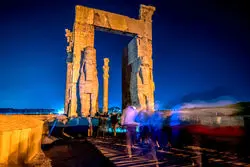 ارکستر فیلارمونیک ارمنستان در تخت جمشید می‌نوازد