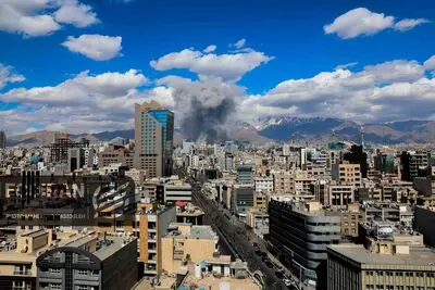 تصویر روز شانزدهم جنگ: جزئیاتی از حملات آمریکا به خارک/ رضایی: تنگه هرمز باز نخواهد شد