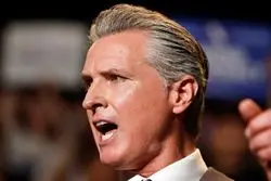 افزایش تنش میان دموکراتها و رئیس جمهور/ فرماندار کالیفرنیا: از ترامپ شکایت می‌کنم