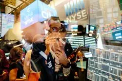 بازارها میان خوش‌بینی و هراس؛ آیا ریسک حباب‌ها واقعی است؟