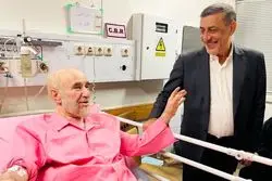 عیادت محمدرضا عارف و محمدجعفر قائم‌پناه از رئیس‌جمهور اسبق