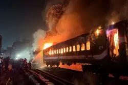 به آتش کشیده شدن مرکز رای‌گیری در آستانه انتخابات؛ چهار نفر در بنگلادش کشته شدند