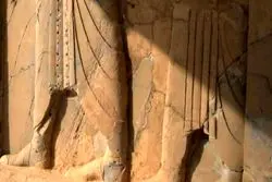 ردای چیندار با دکمه‌های زرین؛ کشف جدید از لباس کوروش 