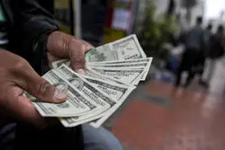 قیمت دلار بالای 28 هزار و 700/ عرضه بالای دلار جلوی رشد قیمت را نگرفت