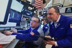 سیگنال مذاکرات به بازار جهانی؛ نفت ریخت؛ سهام و طلا صعودی شدند