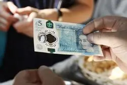 پوند انگلستان در پایین‌ترین سطح 2026؛ بازارها نگران آینده سیاسی بریتانیا