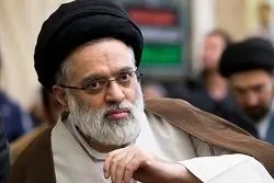 ببینید؛ لحظه ورود فرزند ارشد رهبر شهید به حرم امام حسین (ع)