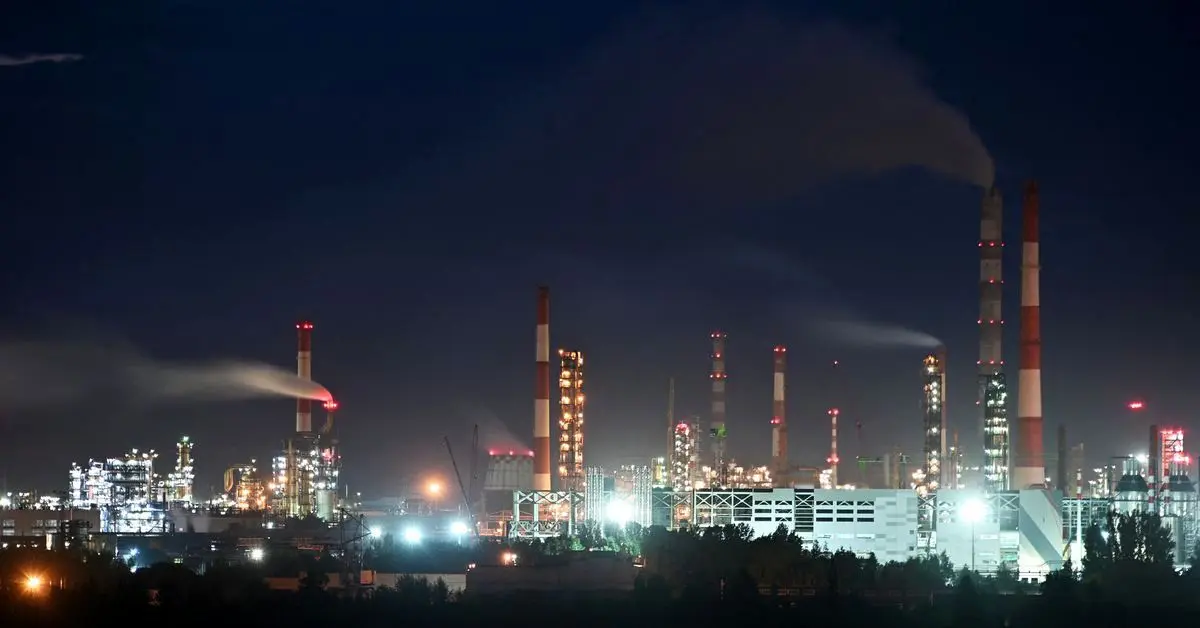 ادعای رویترز: روسیه برای اولین بار بنزین و گازوییل به ایران صادر کرد/ دور زدن تحریم‌ها از طریق شبکه ریلی