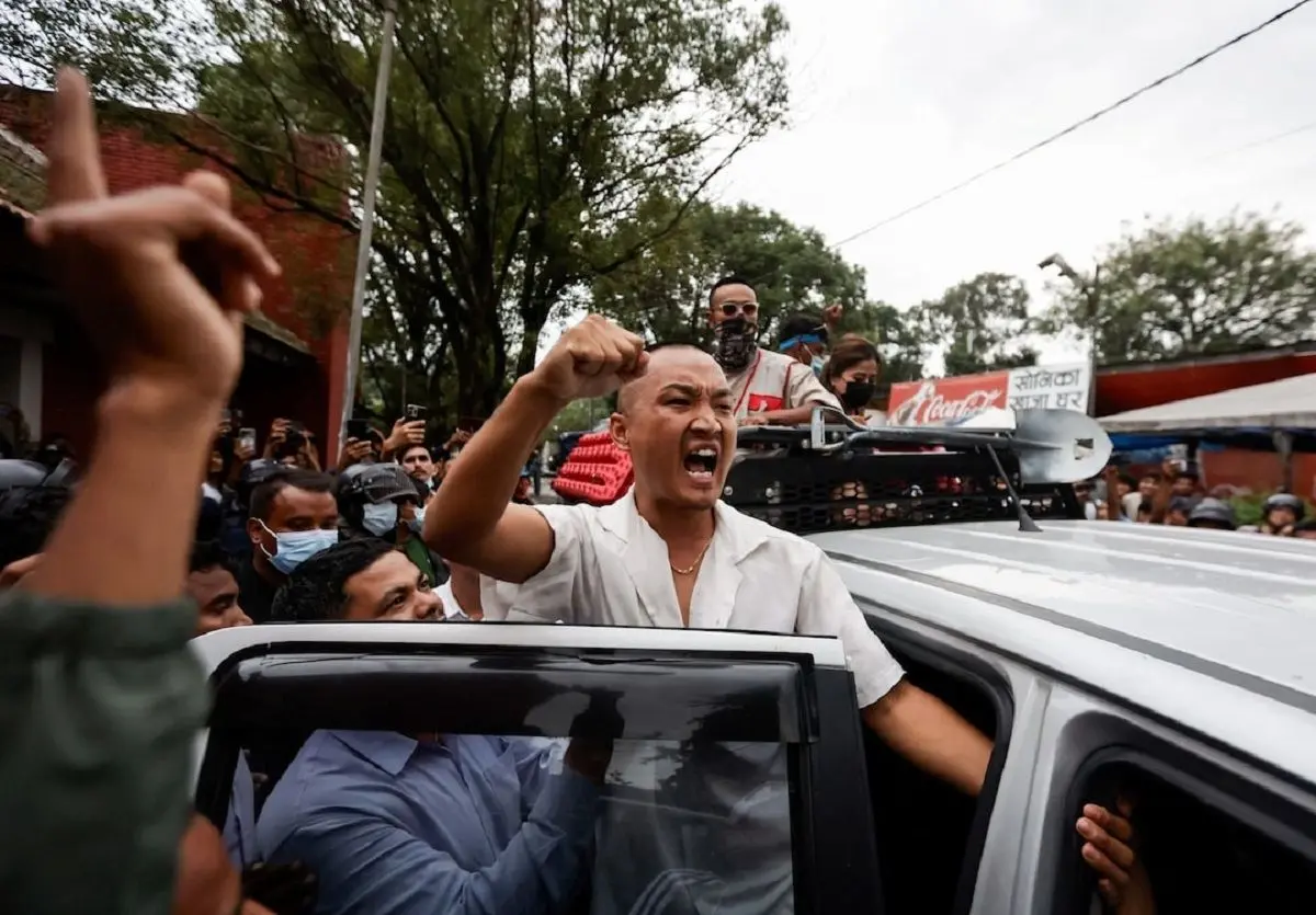 چگونه یک دی‌جی رهبر انقلاب شد؟