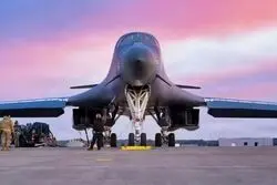پرواز B-1B آمریکا از پایگاه فیرفورد؛ بمب‌افکن سنگین وارد آسمان شد/ ماجرا چیست؟