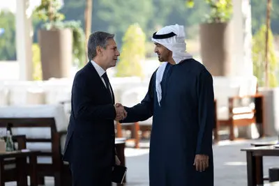 بندبازی خطرناک بن‌زاید میان پکن و واشنگتن: برقراری توازن یا ریسک امنیتی؟