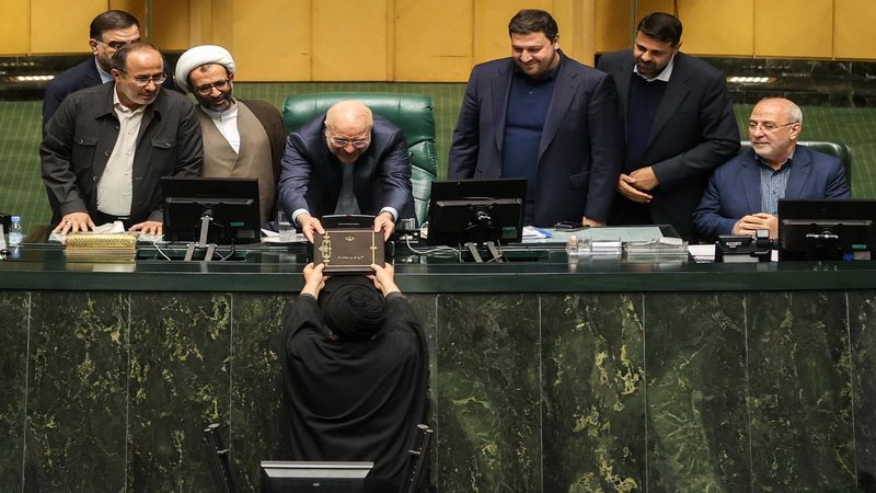 پشت پرده کسری 400 هزار میلیاردی دولت؛ نیمی از درآمدهای نفتی محقق نشد