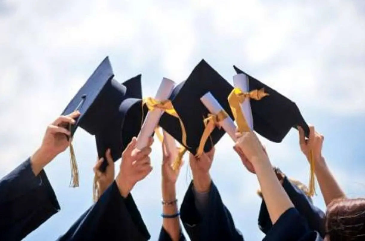 چرا دانش آموختگان  برخی رشته‌ها بیکارند؟