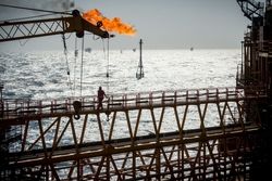 سیگنال مثبت مذاکرات به طلای سیاه؛ نفت ارزان شد