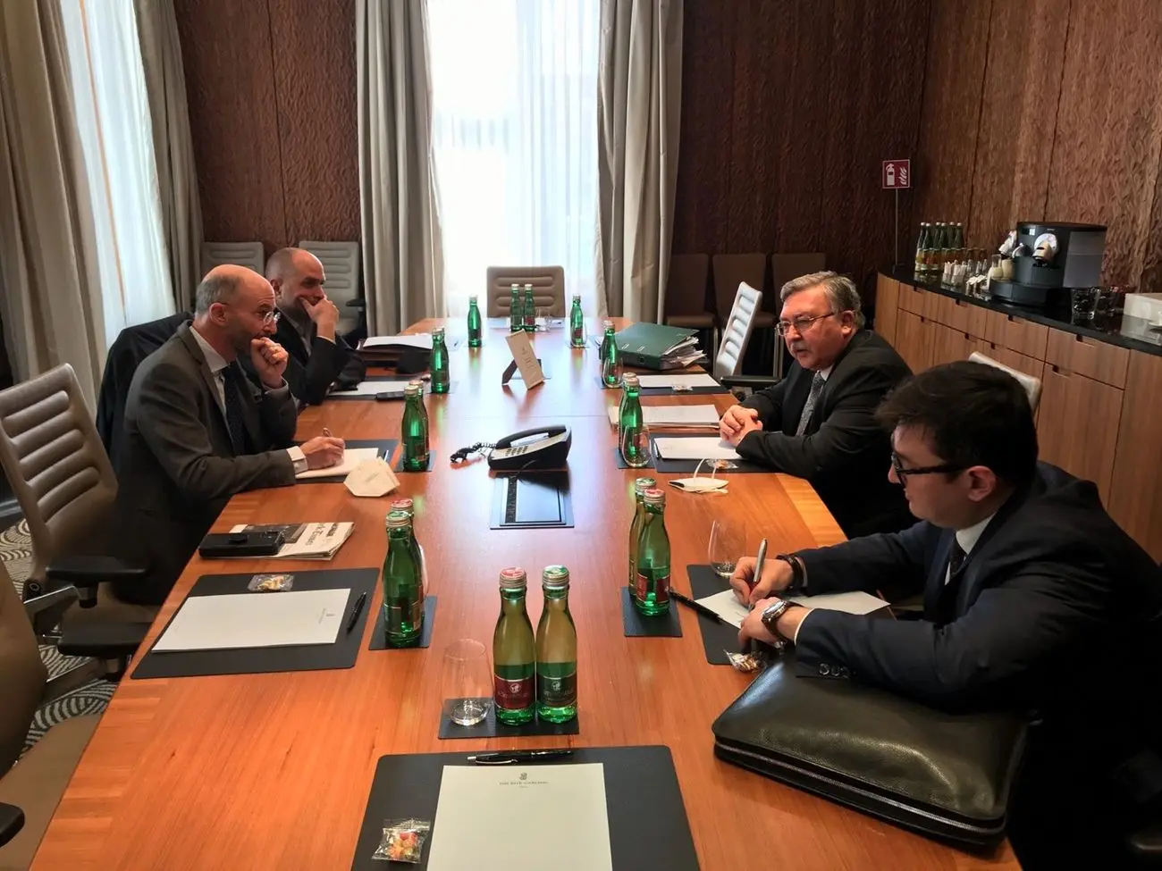 اولیانوف تاریخ توافق احتمالی را عقب انداخت