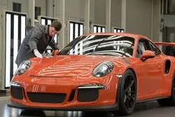 پورشه آماده ضربه سخت می‌شود/هشدار به کارکنان