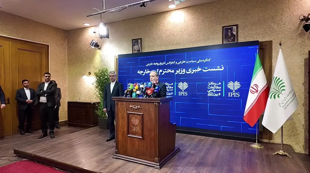 موضوعات موشکی از دستور کار مذاکرات خارج است/ چرا سنتکام در مذاکرات حاضر شد؟