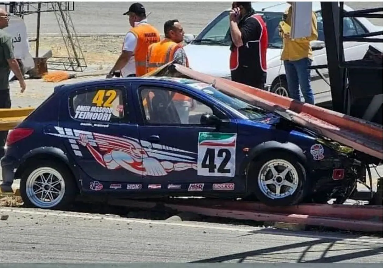 سانحه در پیست آزادی؛ عکاس ورزشی مجروح شد / دستور وزیر برای پیگیری حادثه