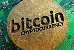 نگاه‌ها به بیت‌کوین صعودی است