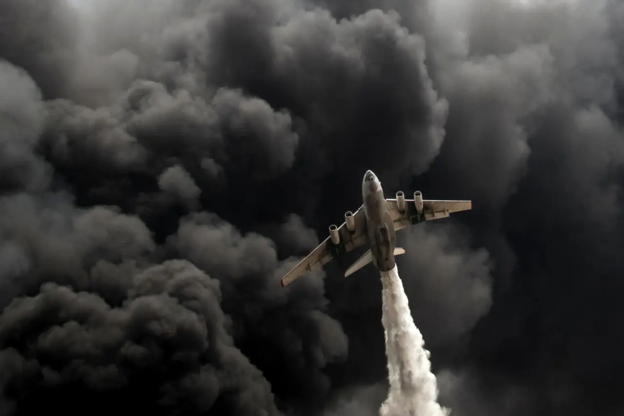 پروازهای تجاری بندرعباس بدون وقفه ادامه دارد/ ۱۰ سورتی پرواز اطفای حریق در ۴۸ ساعت گذشته