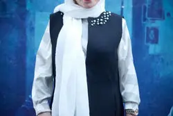 زنی در دوردست