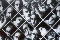 دلبستگی از هم گسیخته؛ روان‌شناسی زندگی در جامعه بسته