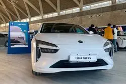 ایران خودرو به مالش آتش زد / خودروهایی که روی دست ایران خودرویی ها باد کرد؛ با اقساط بلند مدت فروخته می شوند