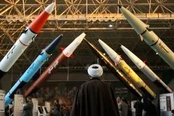 موشک بالستیک «اعتماد» رونمایی شد