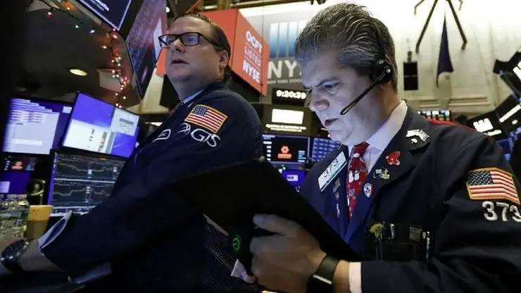 با افزایش نگرانی‌های بین‌المللی، بازار سهام نزولی شد، نفت و طلا رشد کردند 