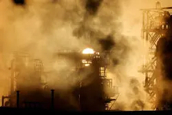 توطئه نفت؛ ایران چطور از قطار تجارت جهانی جا ماند ؟