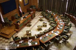 پند عضو شورای شهر به زاکانی؛ لجبازی نکن 
