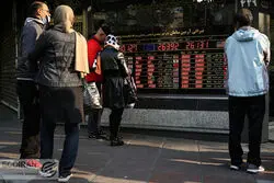 بزرگ شدن شکاف بین قیمت دلار متشکل و آزاد چه پیامدی دارد؟