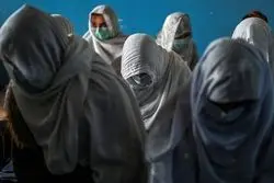 فرمان عجیب رهبر طالبان/ سکوت اجباری برای زنان در خیابان؟