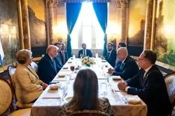 ترامپ پشت بی‌بی را خالی می‌کند؟