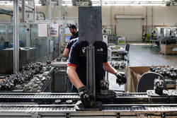 سال 1403 با رکود به پایان رسید؛ شاخص مدیران خرید همچنان منفی + نمودار