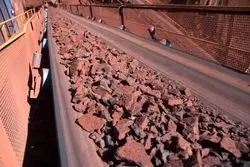 چالش‌ها و نوسانات قیمت سنگ آهن در بازار جهانی/رشد تقاضای سنگ آهن در صنعت فولاد